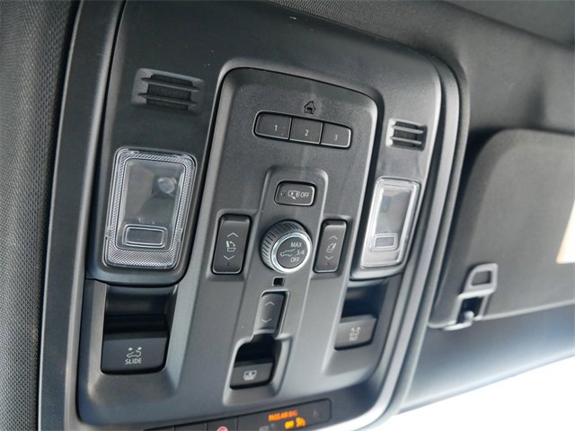 Used 2024 Chevrolet Suburban Premier image 29