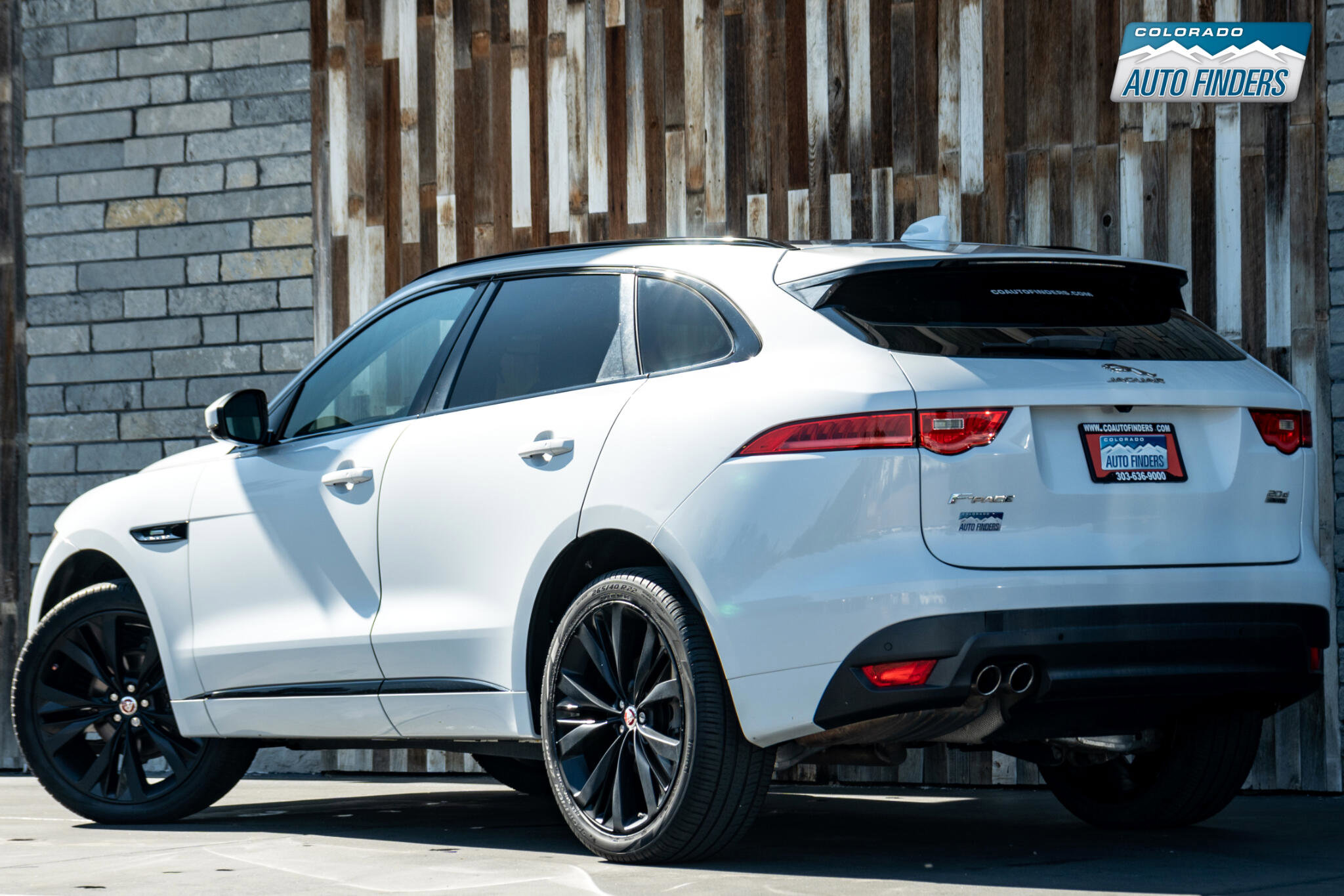 Used 2018 Jaguar F-PACE R-Sport image 3