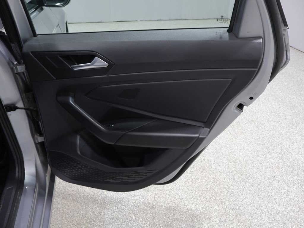 Used 2024 Volkswagen Jetta SE FWD image 21