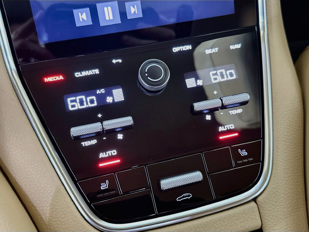 Certified 2021 Porsche Panamera RWD image 27