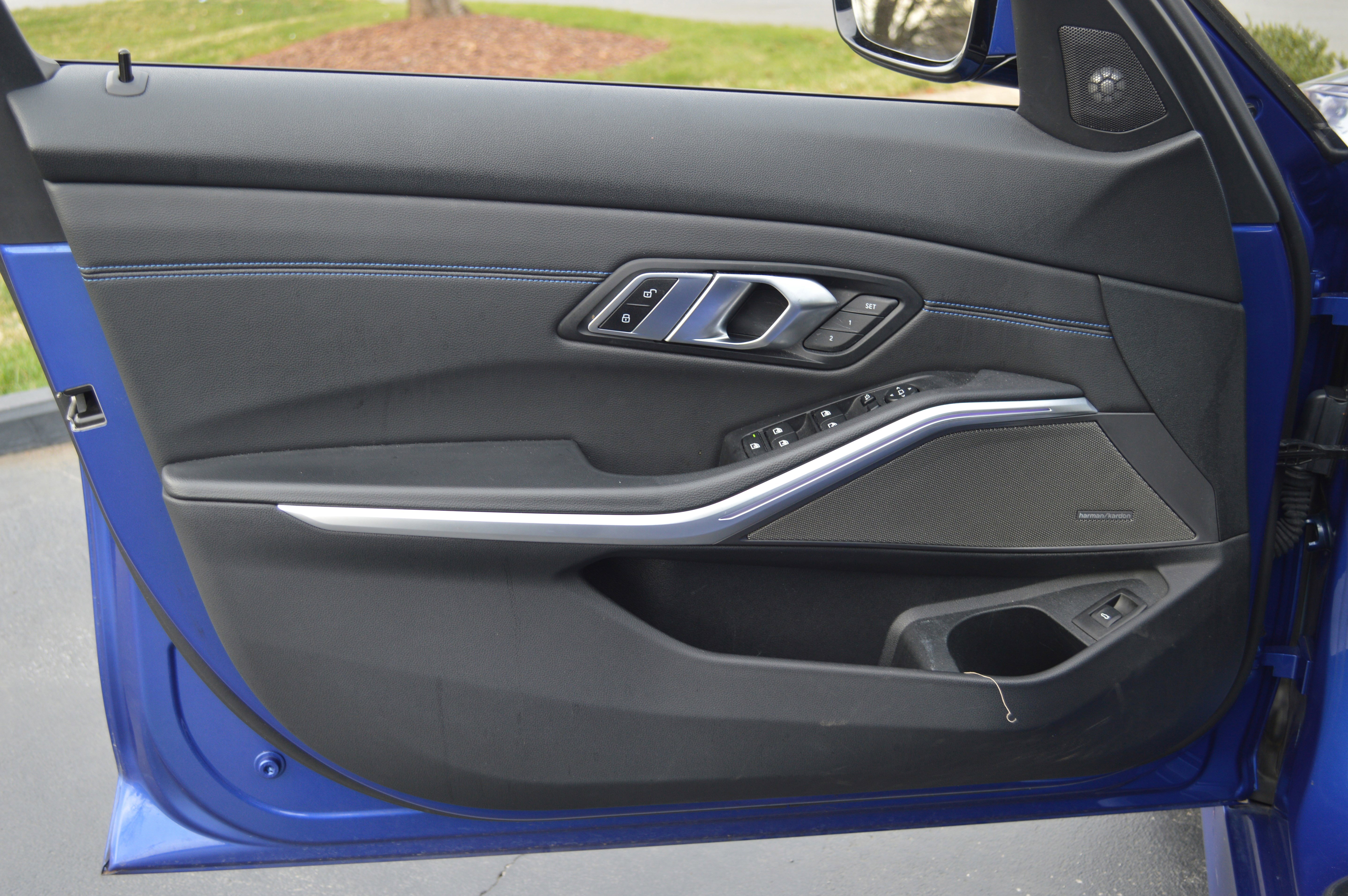 Used 2019 BMW 330i Sedan w/ M Sport Package image 13