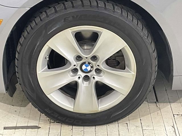 Used 2012 BMW 528i xDrive Sedan AWD/4WD image 12