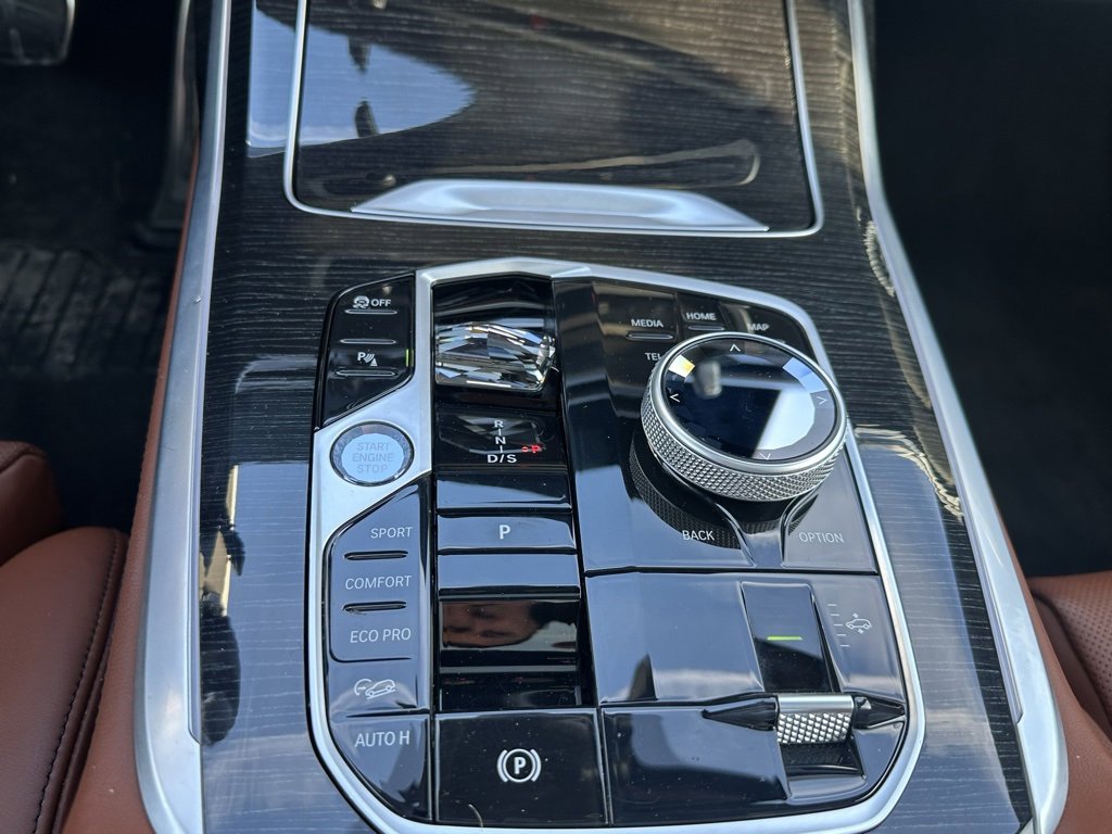 Used 2024 BMW X7 xDrive40i w/ Executive Package image 24