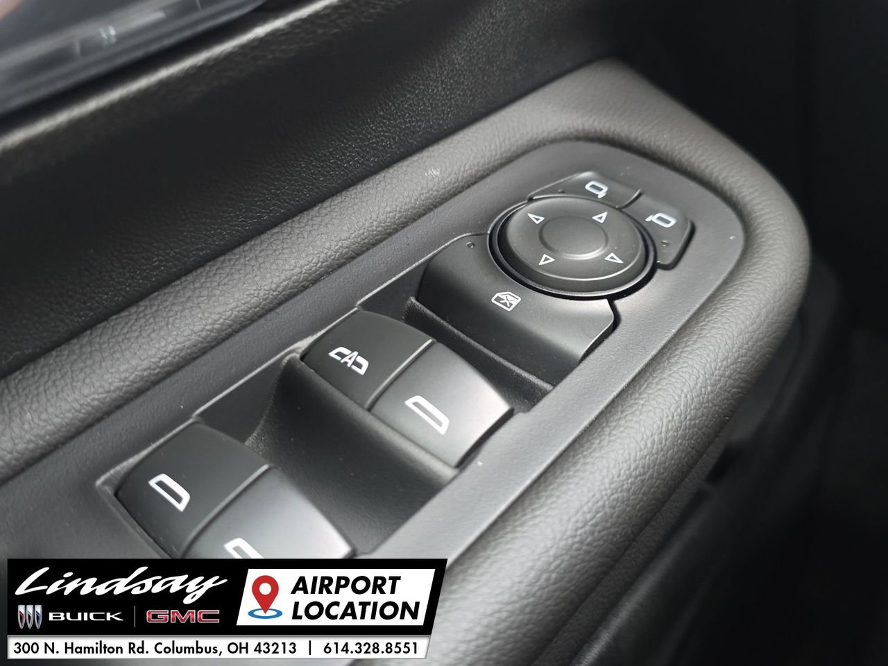 Used 2023 GMC Terrain SLE w/ Driver Convenience Package image 23