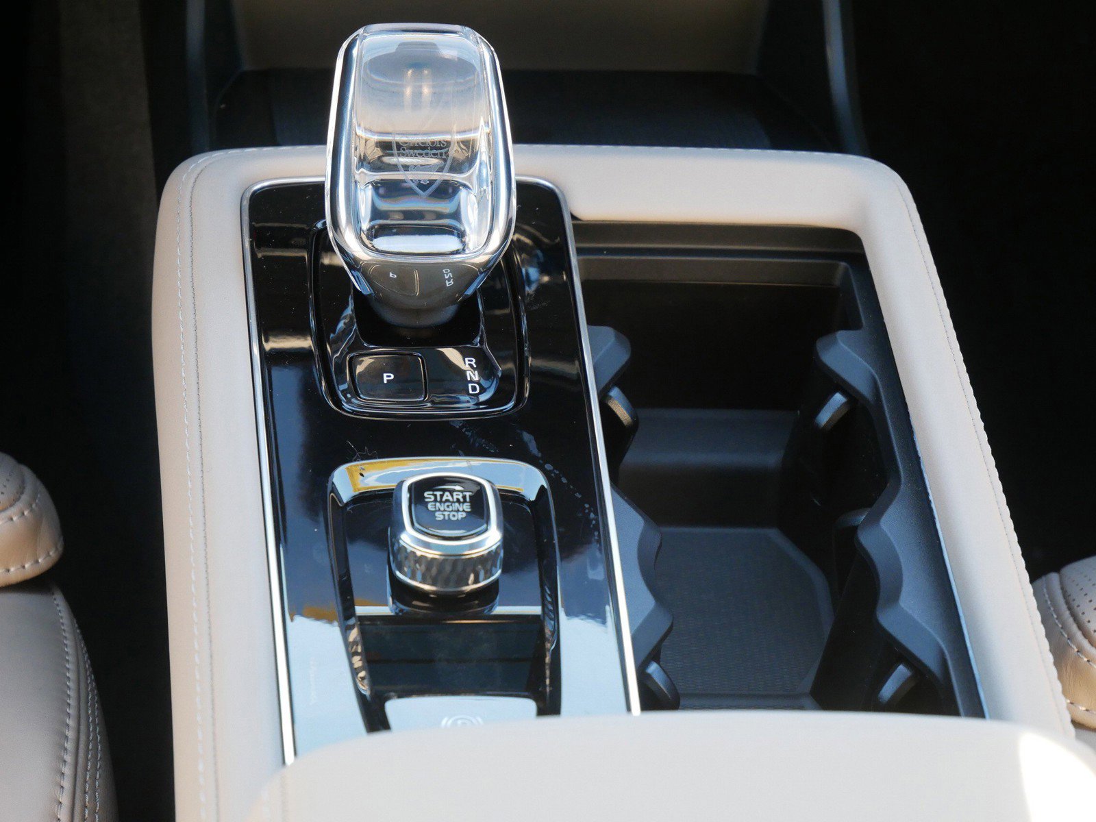 New 2026 Volvo XC90 T8 Ultra w/ Protection Package Premier image 7