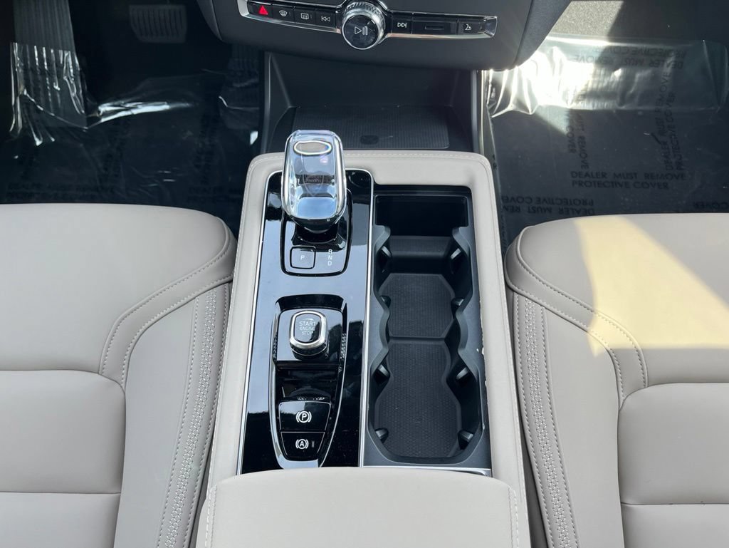 New 2026 Volvo XC90 B5 Core w/ Protection Package AWD/4WD image 23