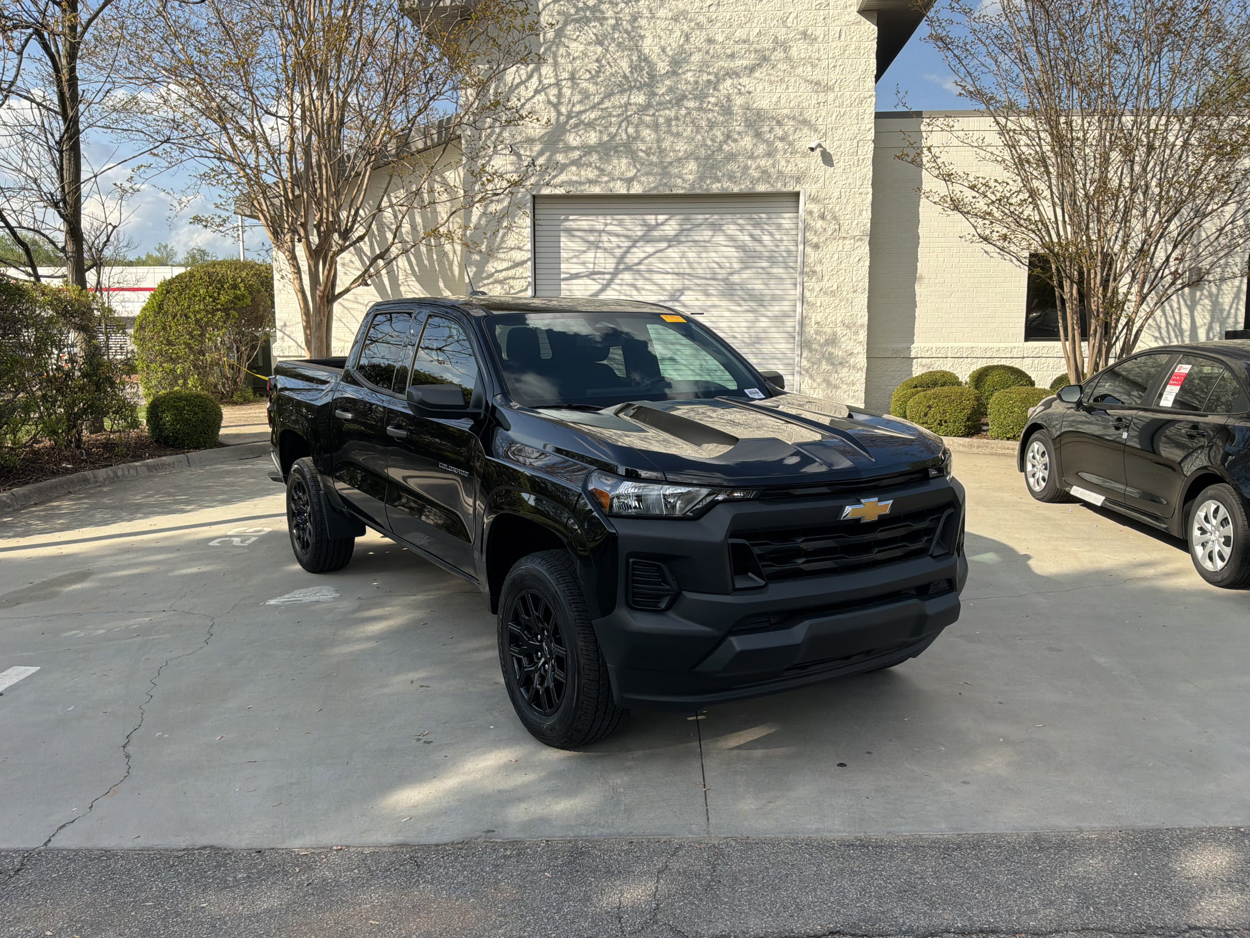 Used 2025 Chevrolet Colorado W/T w/ WT Custom Package image 2