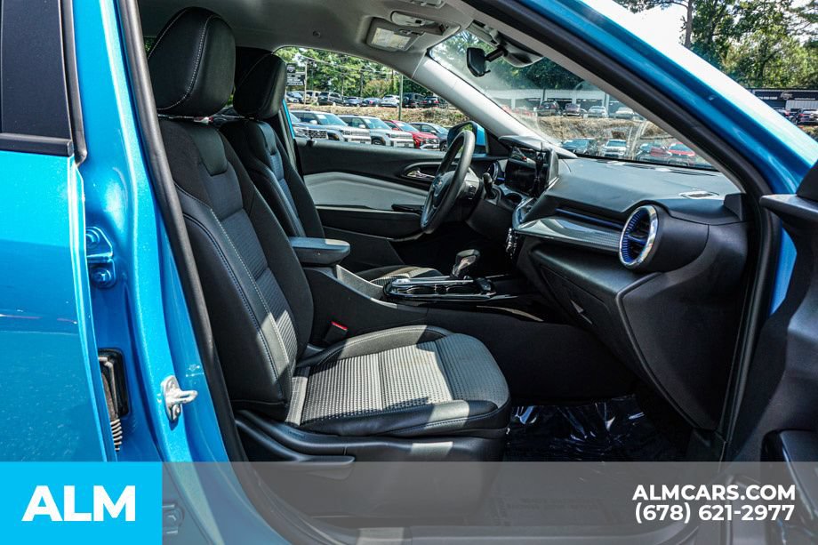 Used 2025 Chevrolet Trax LT FWD image 22