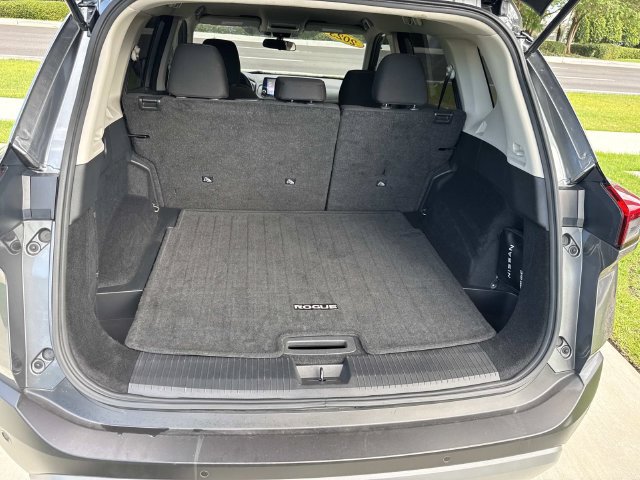 Used 2023 Nissan Rogue S AWD/4WD image 8