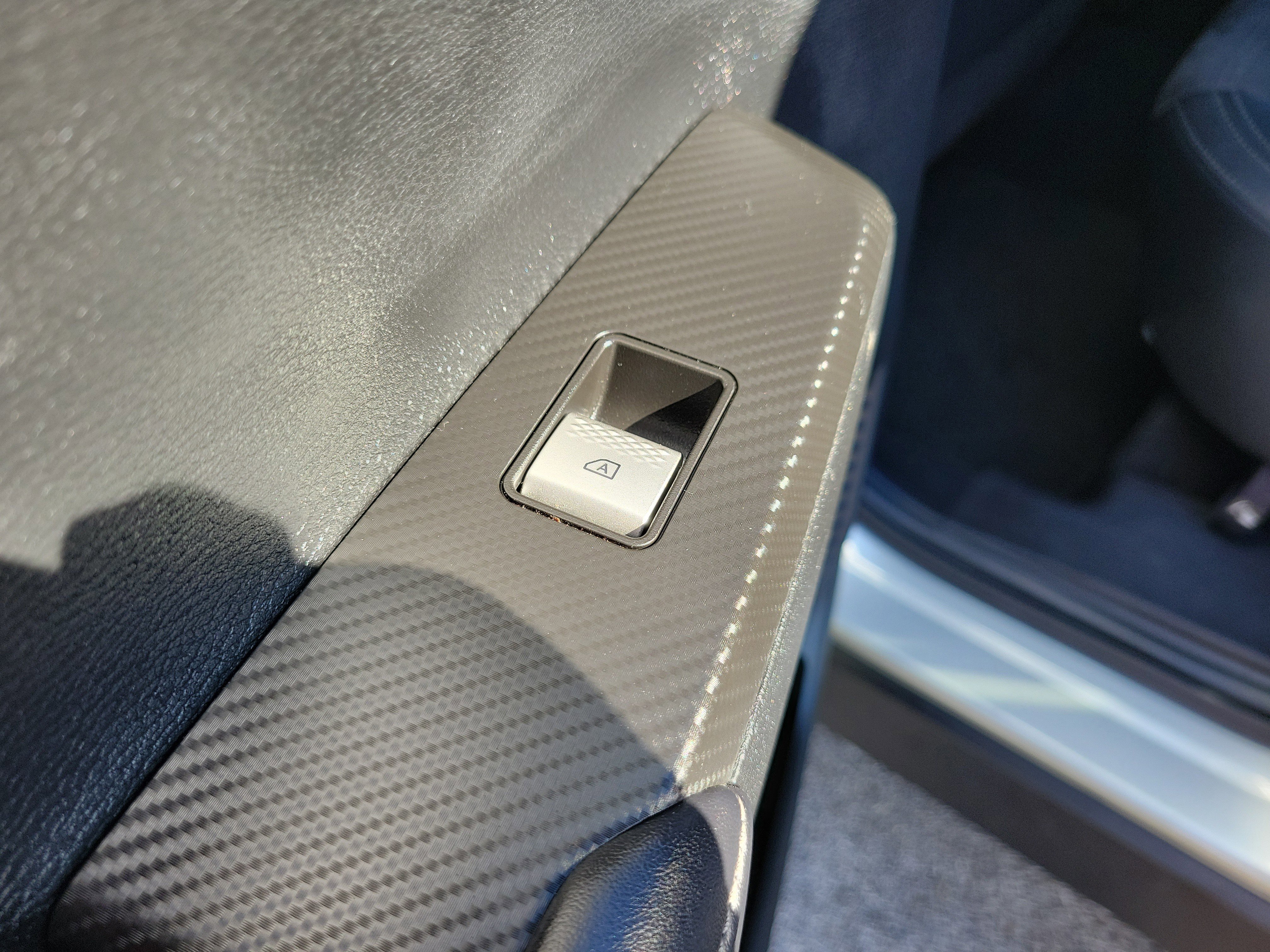 Used 2024 Mitsubishi Outlander SE image 25