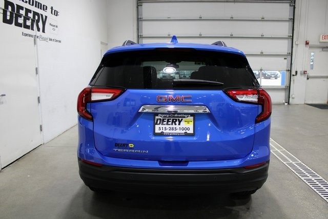 Used 2024 GMC Terrain SLE w/ Driver Convenience Package image 19