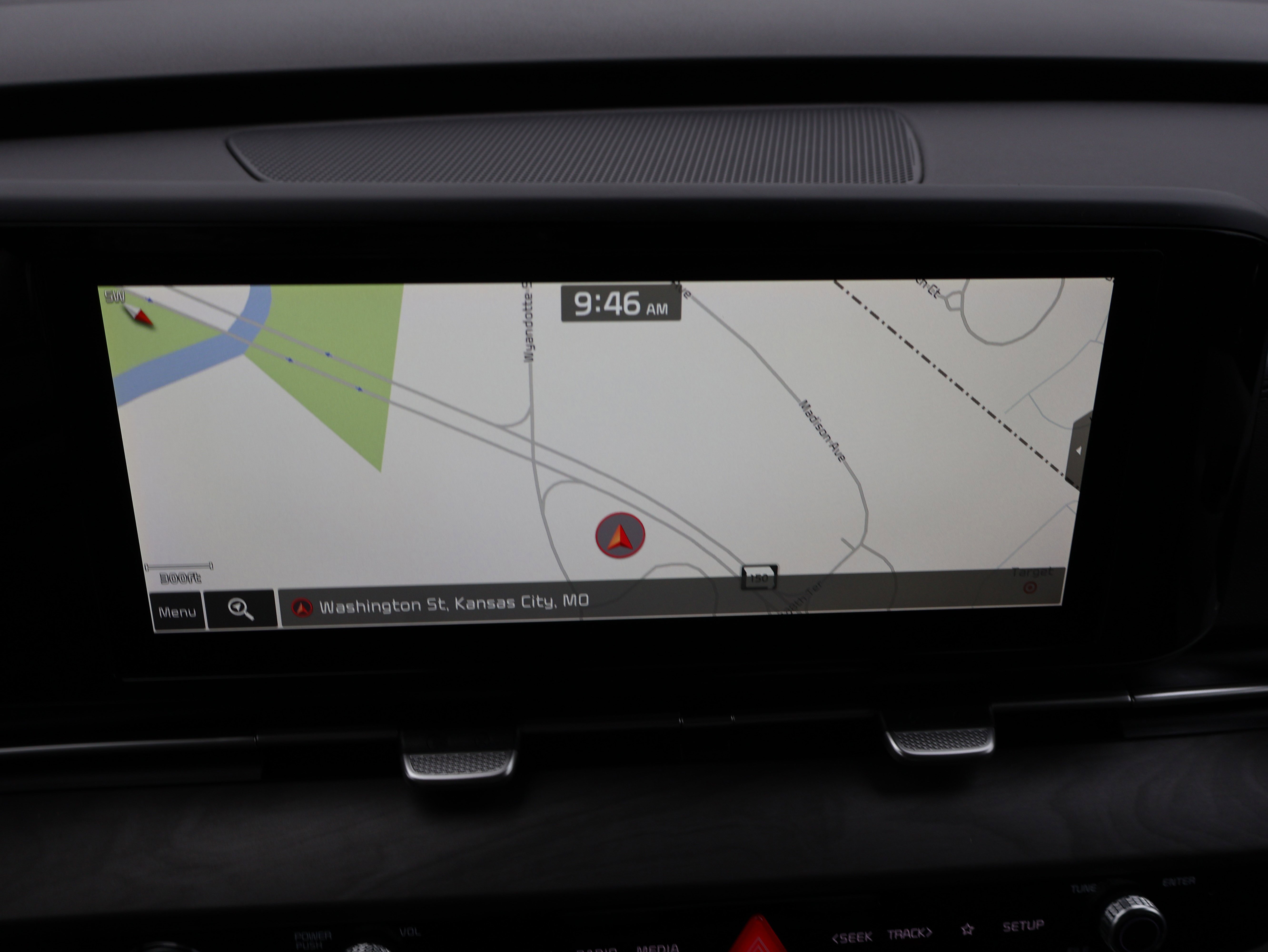 Used 2022 Kia Carnival EX image 22