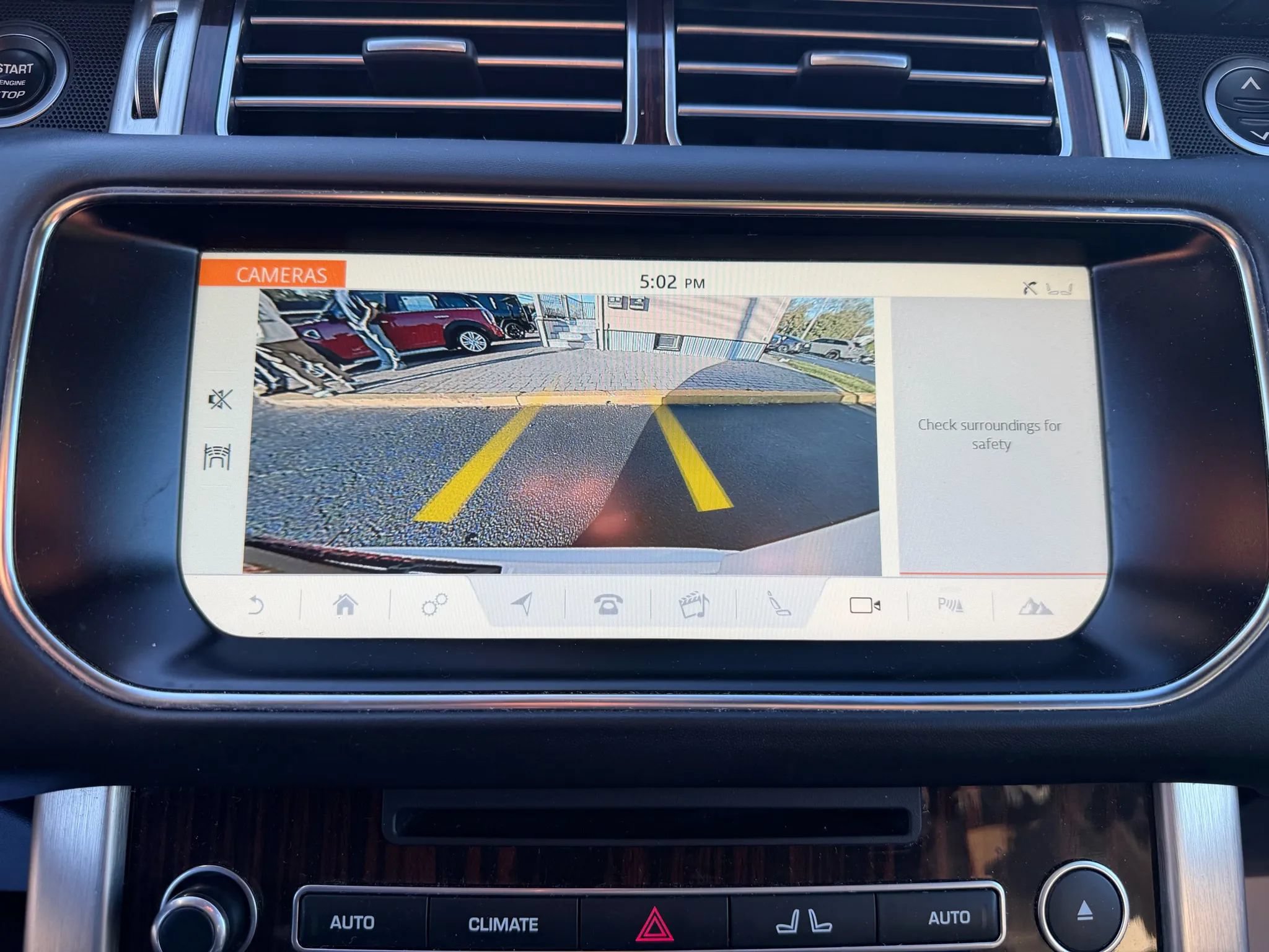Used 2017 Land Rover Range Rover HSE AWD/4WD image 18