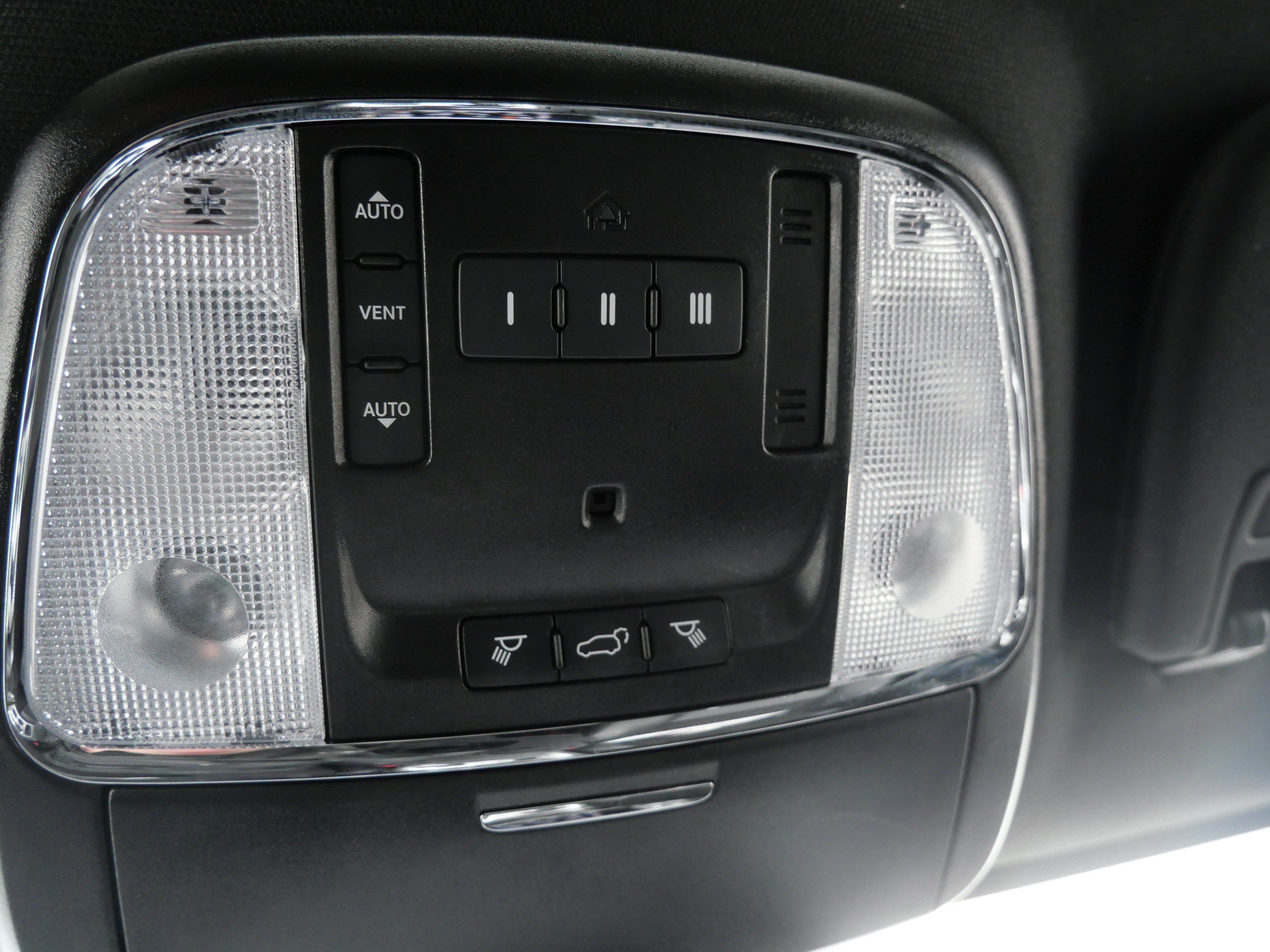 Used 2020 Jeep Grand Cherokee Altitude image 31