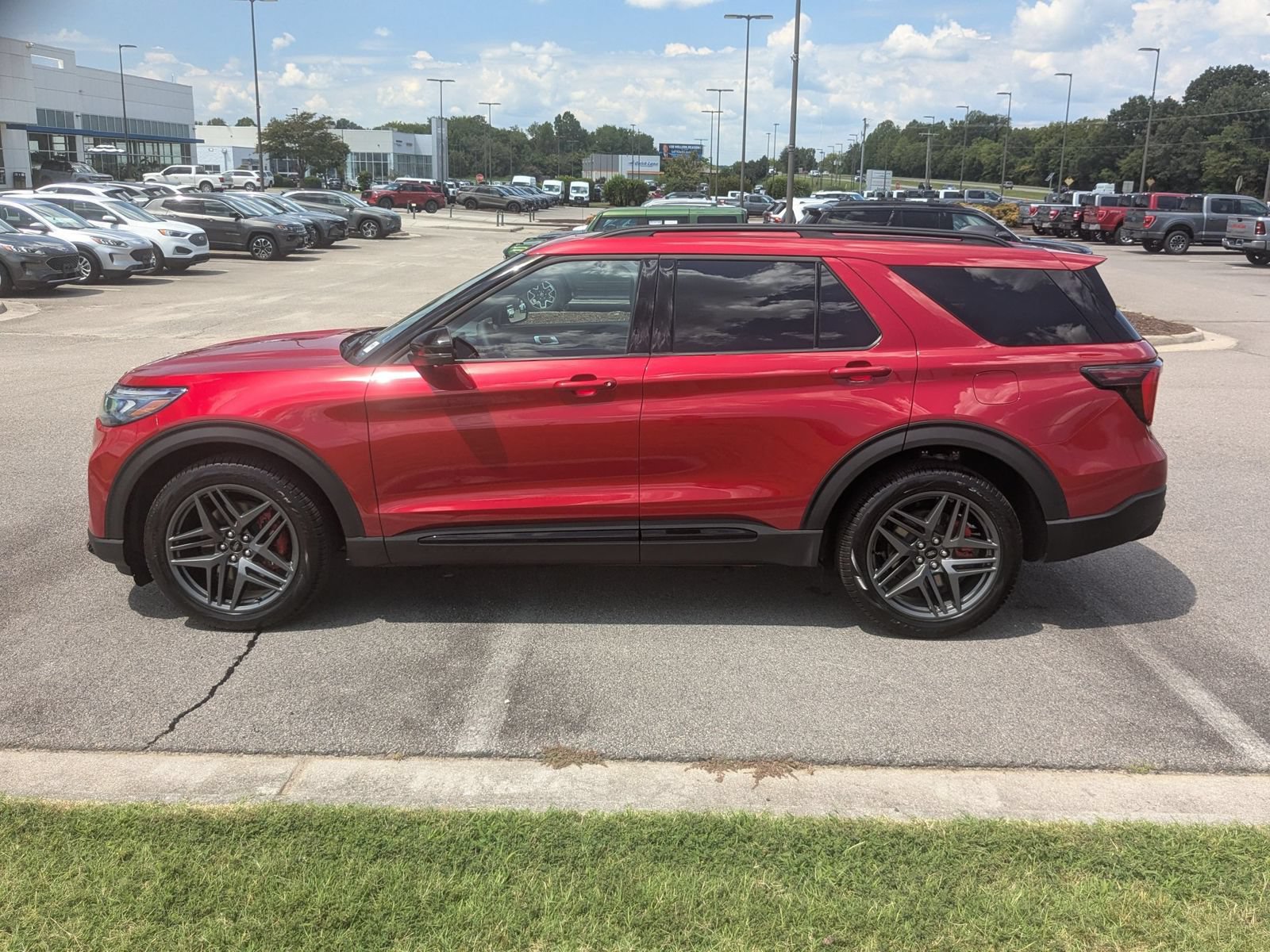 New 2026 Ford Explorer ST w/ Sun And Sound Package AWD/4WD image 6