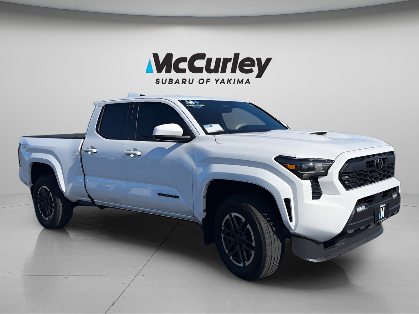 Used 2024 Toyota Tacoma TRD Sport AWD/4WD image 8