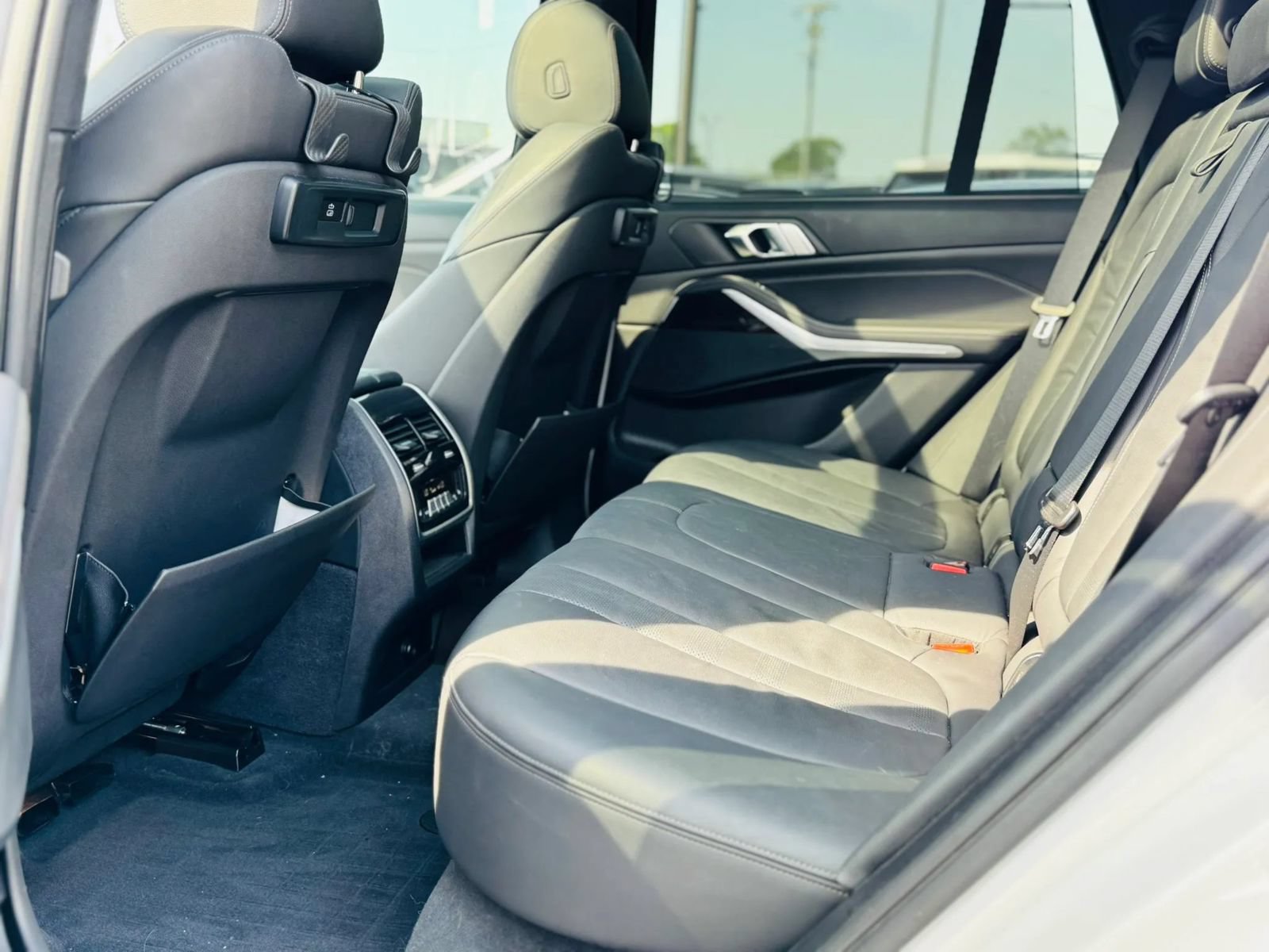 Used 2019 BMW X5 xDrive40i w/ M Sport Package AWD/4WD image 16