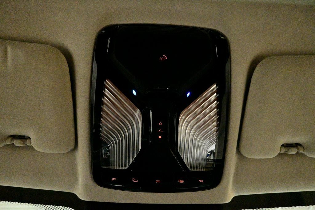 Used 2025 BMW X7 M60i image 19