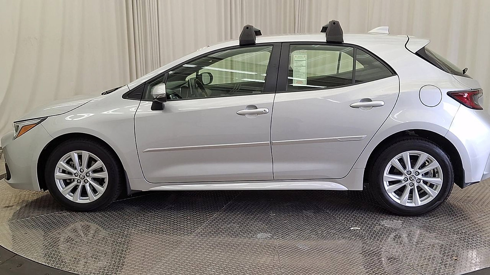 Certified 2024 Toyota Corolla SE FWD image 8