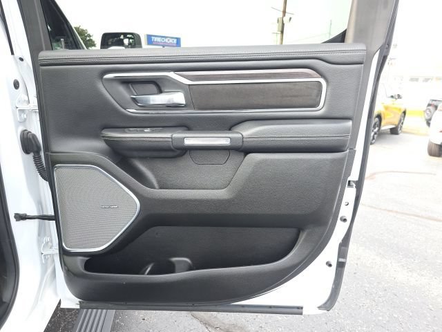 Used 2025 RAM 1500 Laramie AWD/4WD image 43