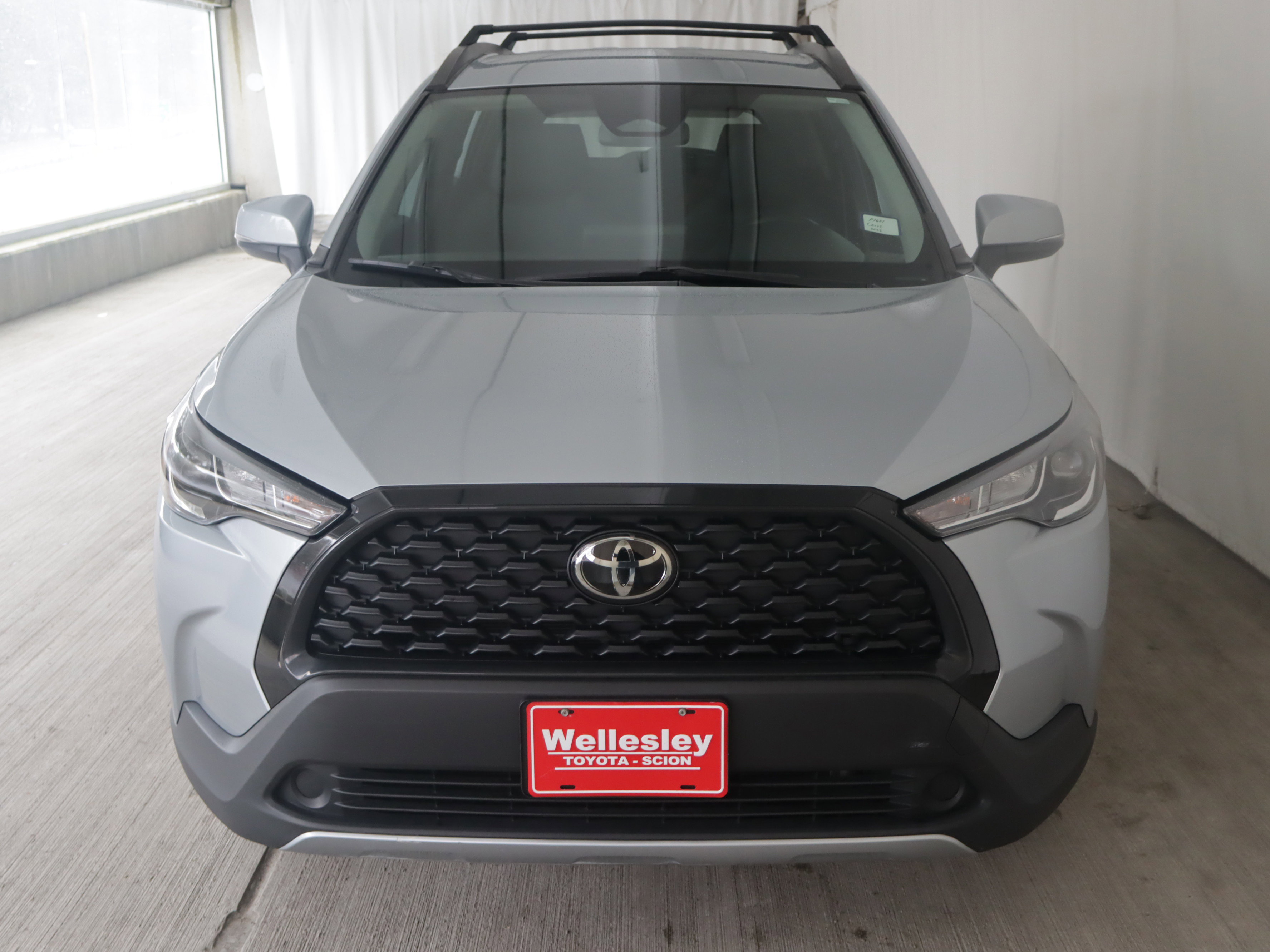 Used 2023 Toyota Corolla Cross LE image 3