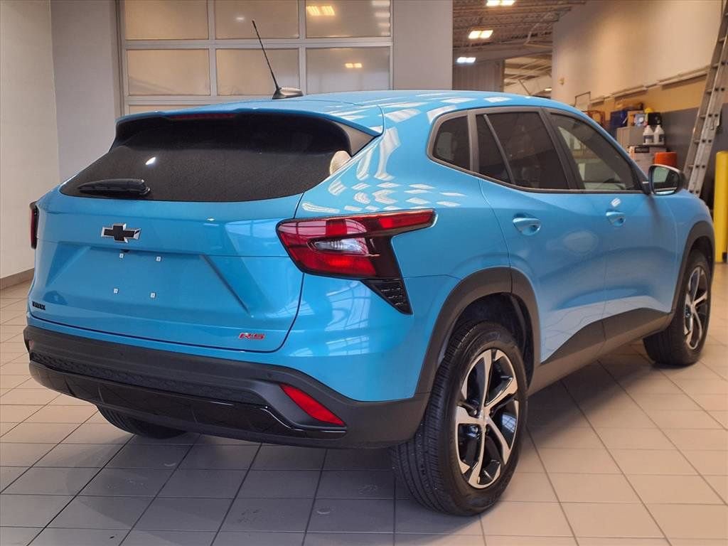 Used 2025 Chevrolet Trax RS w/ Driver Confidence Package image 7