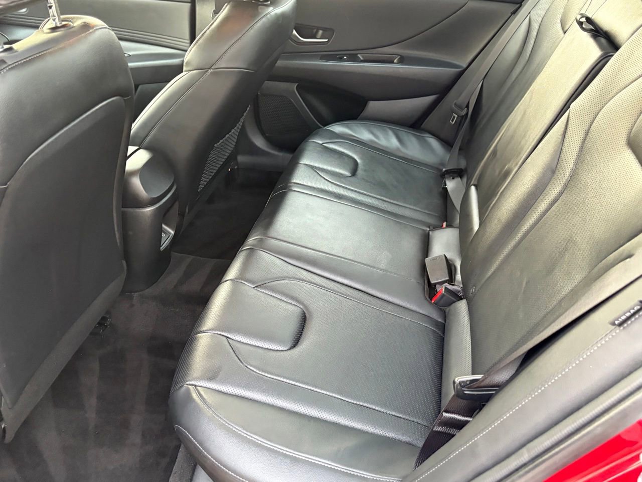 Used 2025 Hyundai Elantra Limited FWD image 33
