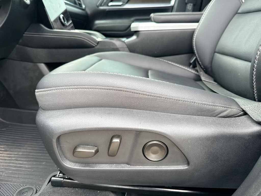 Used 2026 GMC Terrain Denali w/ LPO, Floor Liner Package AWD/4WD image 23