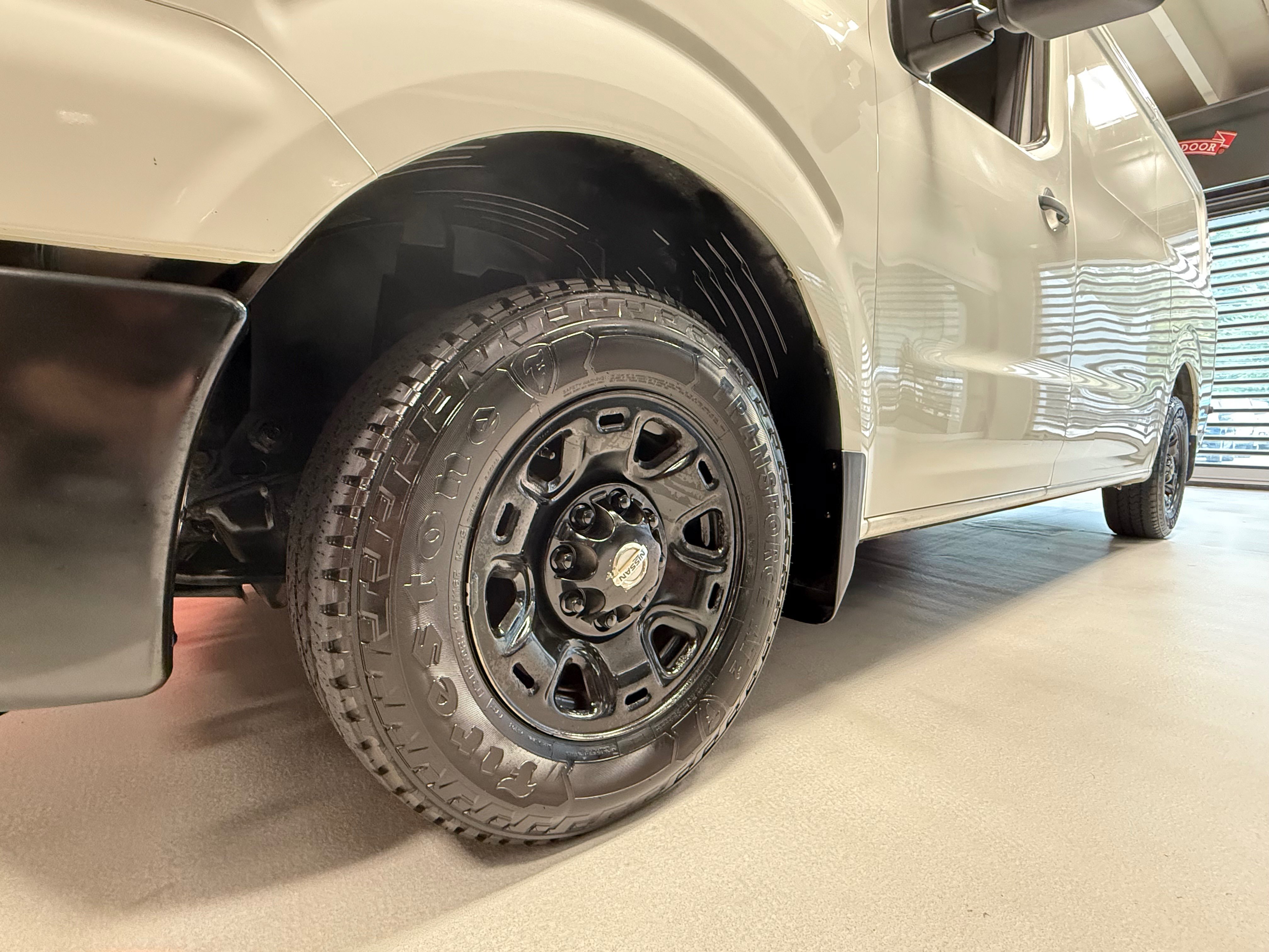 Used 2016 Nissan NV 2500 SV RWD image 15
