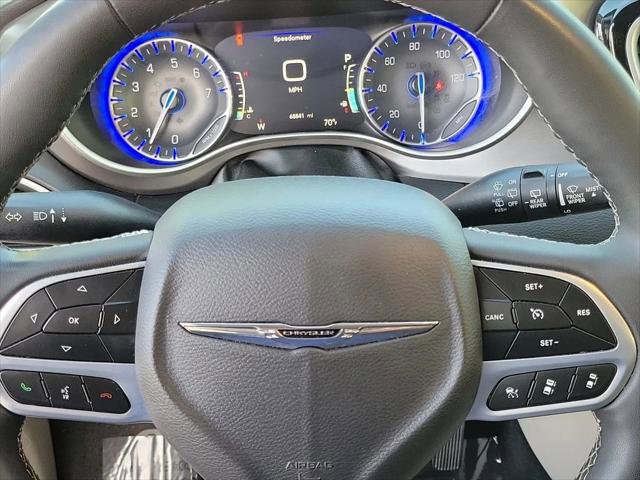 Certified 2023 Chrysler Pacifica Touring-L FWD image 6