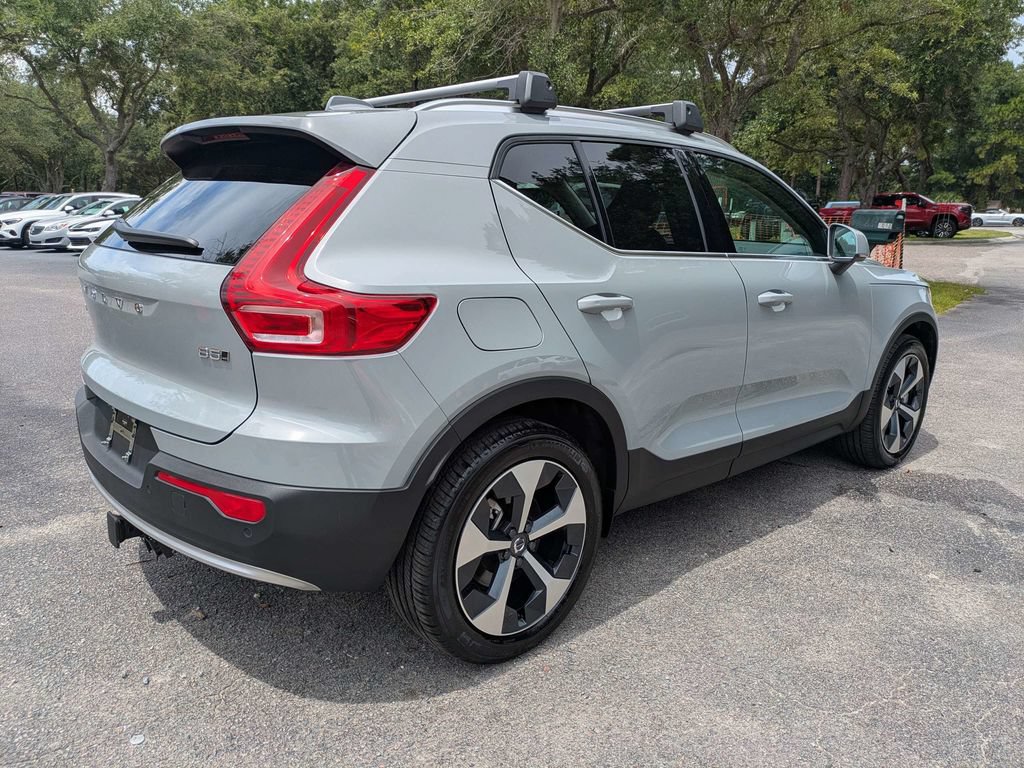 Used 2025 Volvo XC40 B5 Core w/ Protection Package Premier AWD/4WD image 4