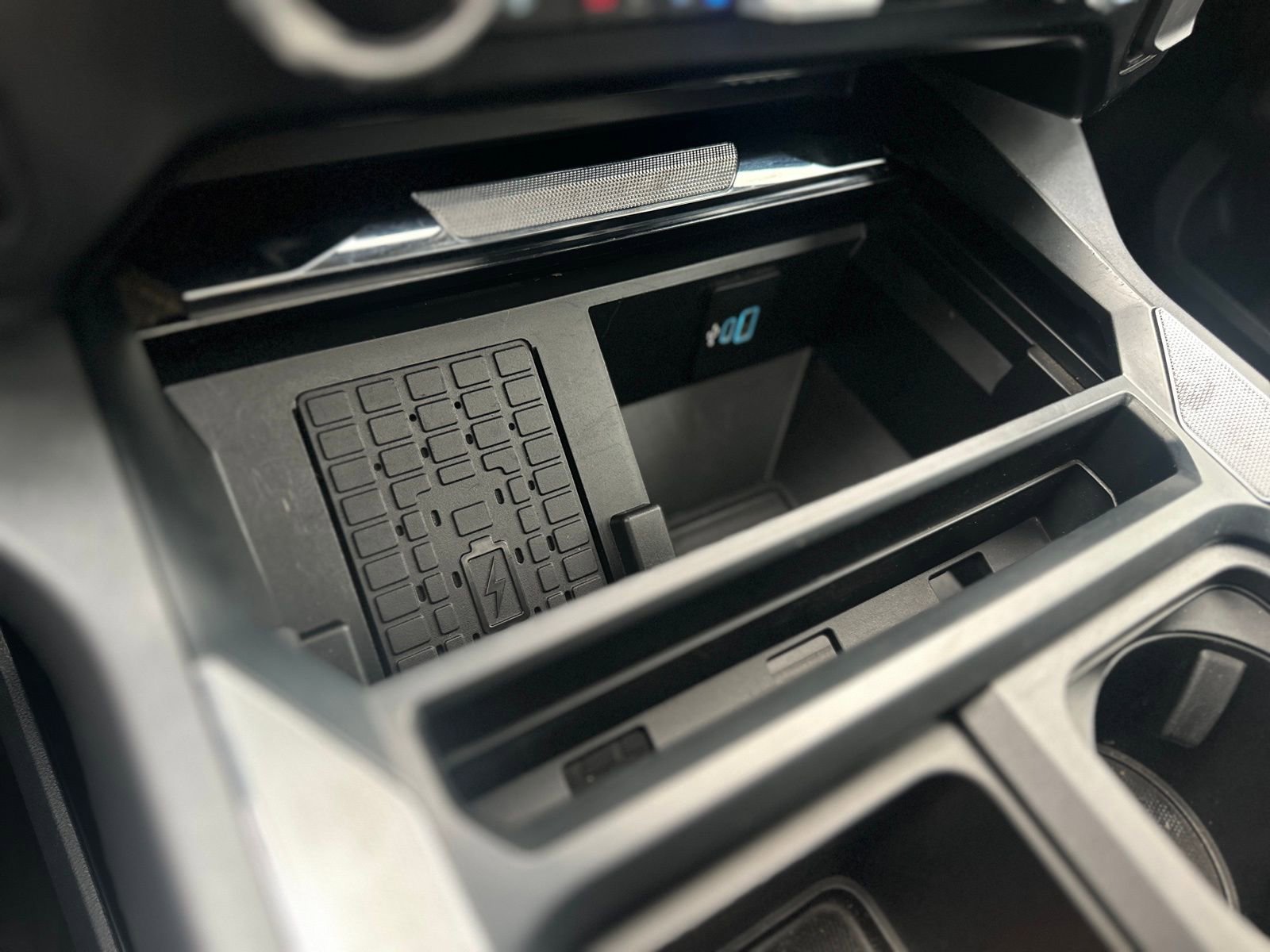 Used 2023 Ford F350 Lariat w/ Lariat Ultimate Package image 8