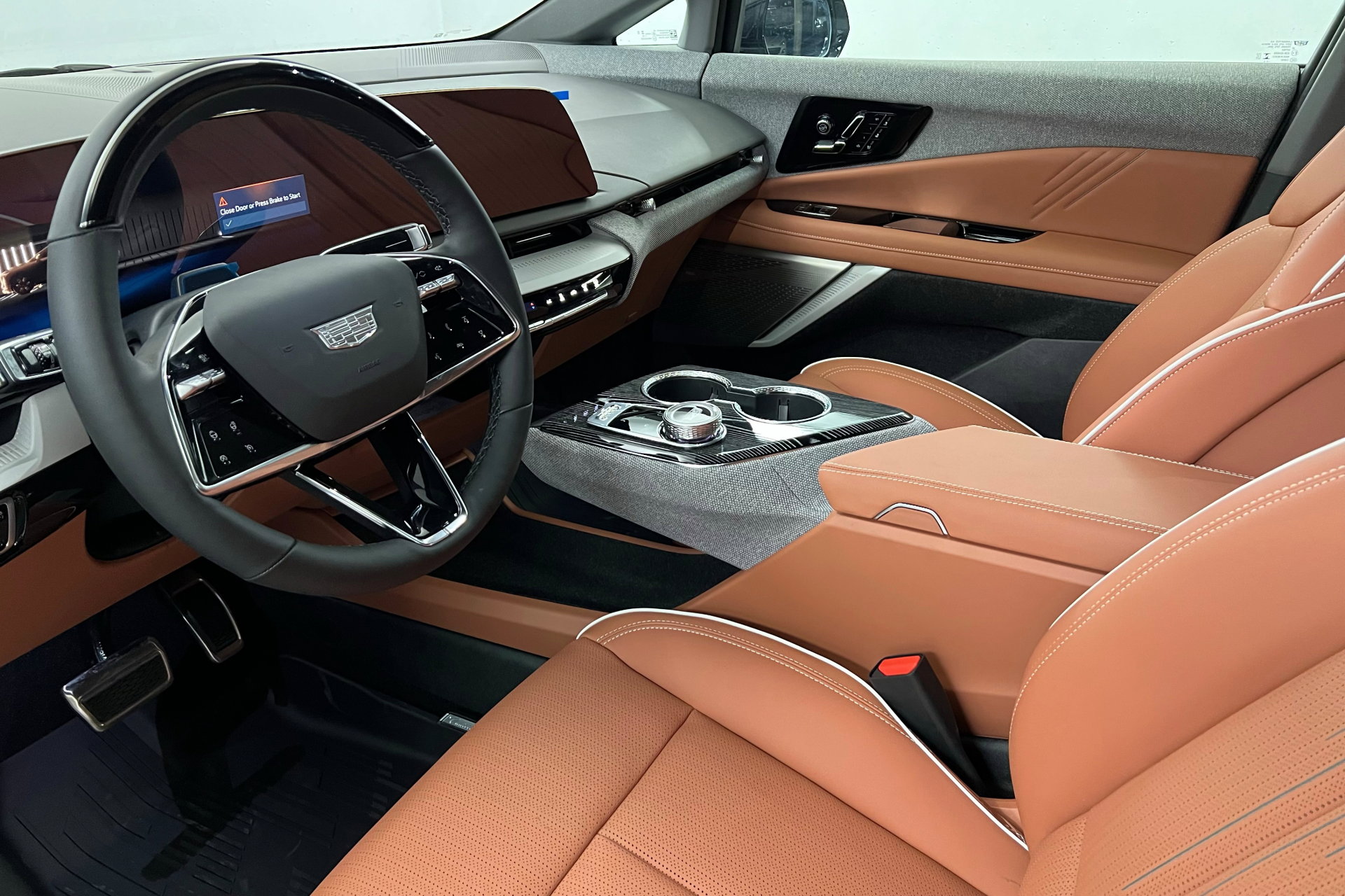 New 2025 Cadillac Optiq Sport 2 w/ LPO, Floor Liner Package image 16