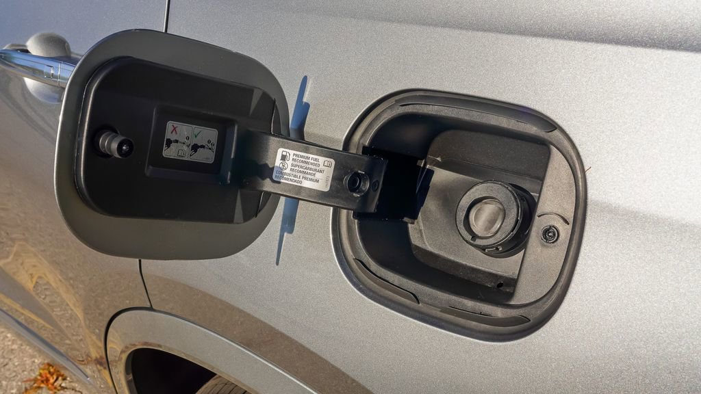 Certified 2025 Cadillac XT6 Luxury image 10