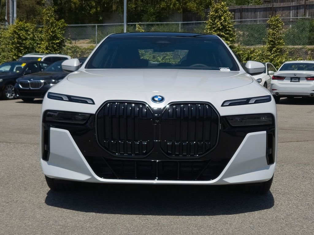 New 2026 BMW 750e xDrive w/ Premium Package AWD/4WD image 3