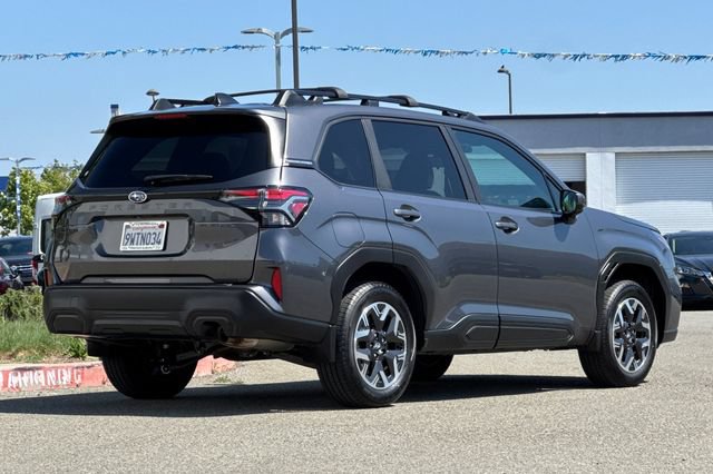 Used 2026 Subaru Forester Premium AWD/4WD image 4