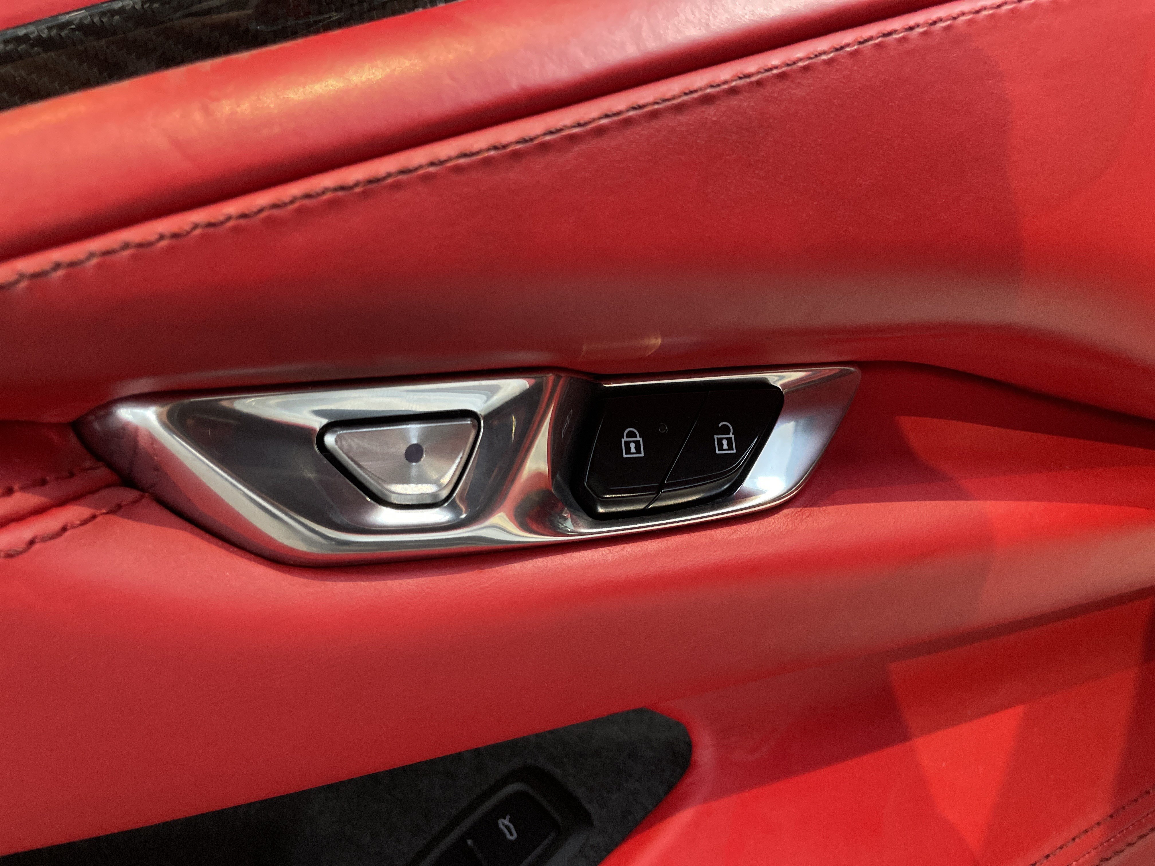 Used 2023 Chevrolet Corvette Stingray Premium Conv w/ Z51 Performance Package RWD image 17