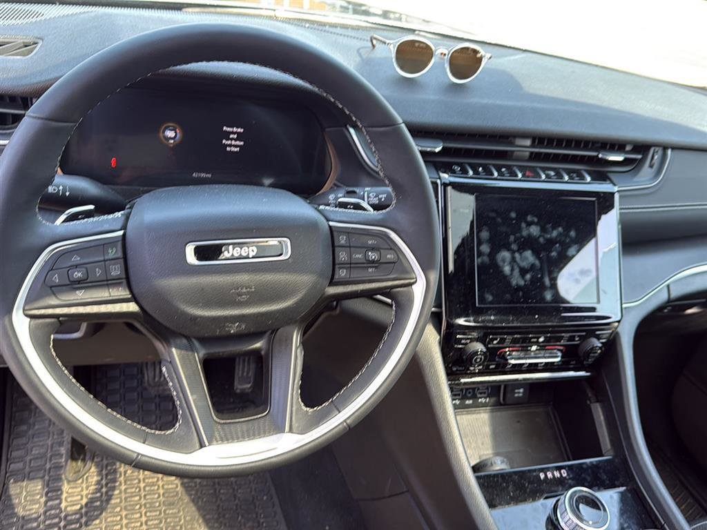 Used 2024 Jeep Grand Cherokee Altitude AWD/4WD image 17
