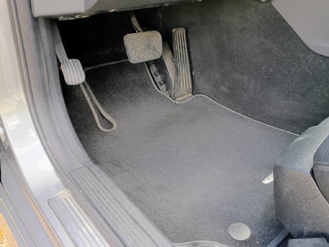 Used 2010 Mercedes-Benz E 350 Sedan image 28