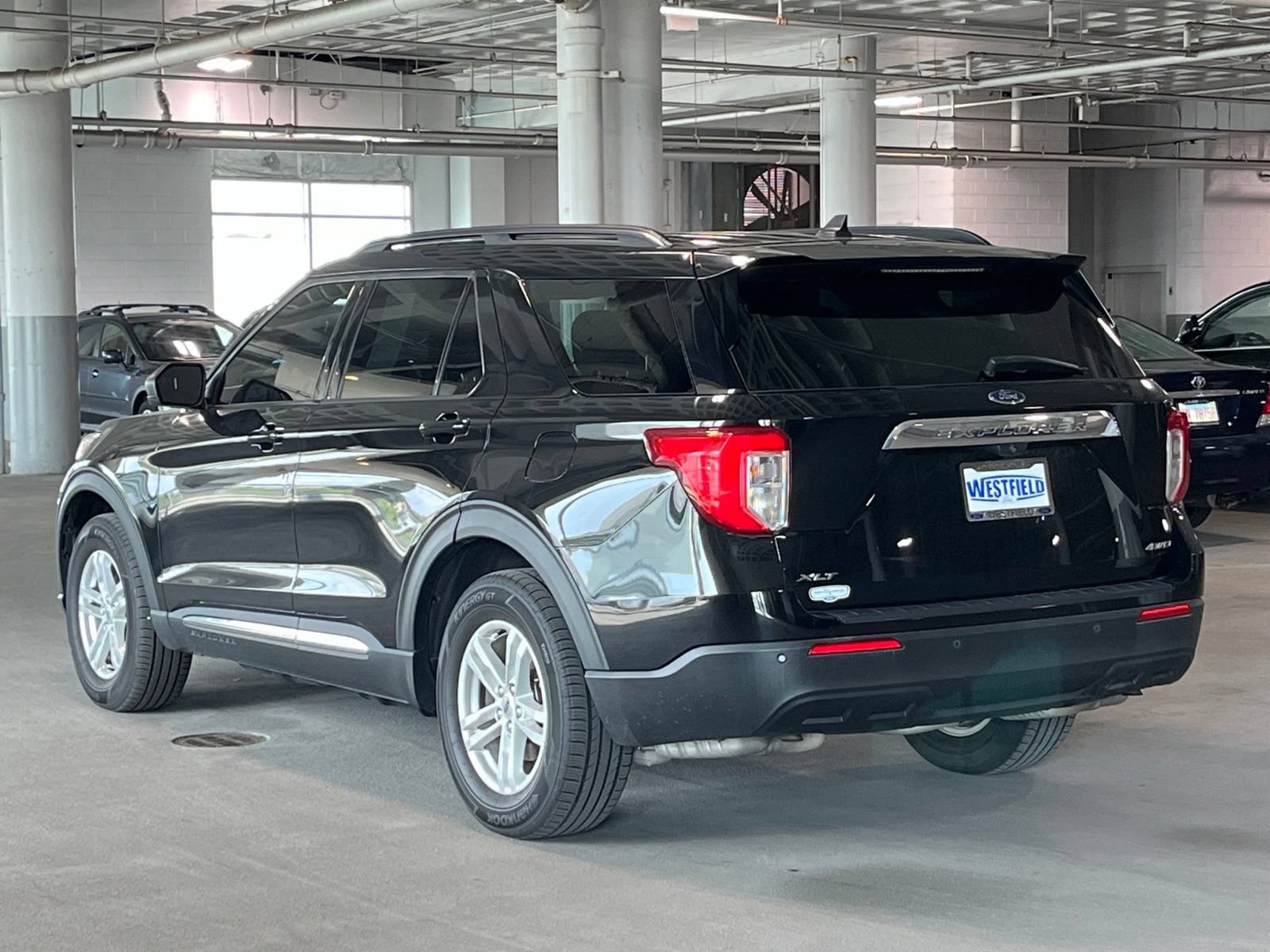 Used 2021 Ford Explorer XLT AWD/4WD image 8