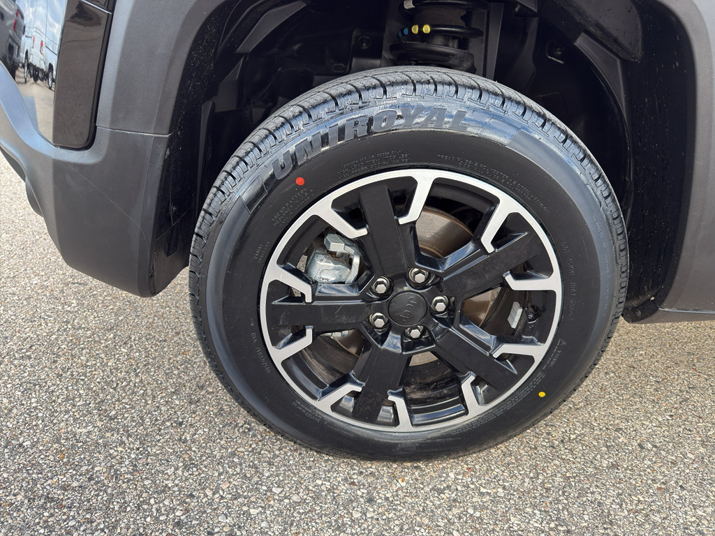 Used 2023 Jeep Renegade Trailhawk w/ Trailer Tow Group AWD/4WD image 8