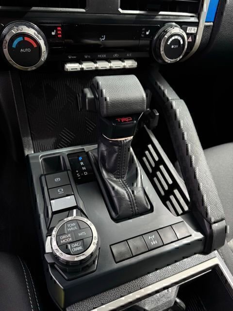 Certified 2025 Toyota Tacoma TRD Off-Road AWD/4WD image 26