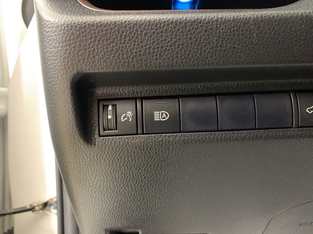 Used 2020 Toyota RAV4 Limited image 20