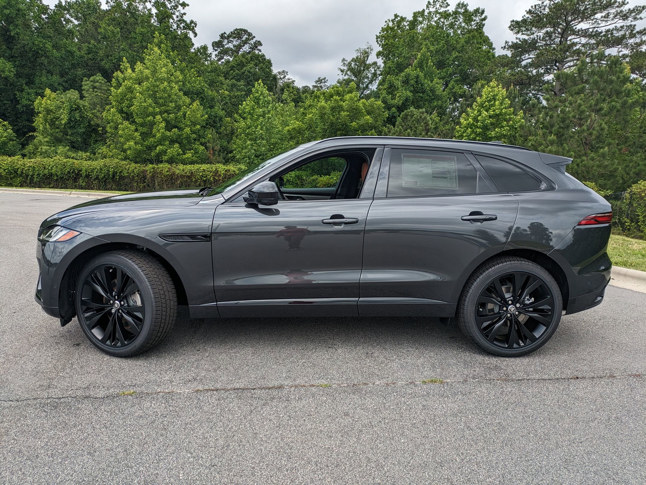 New 2026 Jaguar F-PACE R-Dynamic S image 9