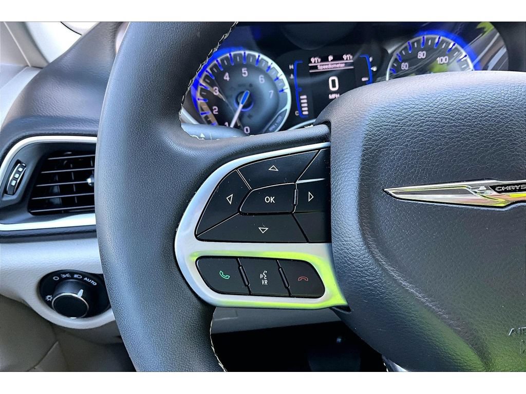 Certified 2024 Chrysler Voyager LX FWD image 11