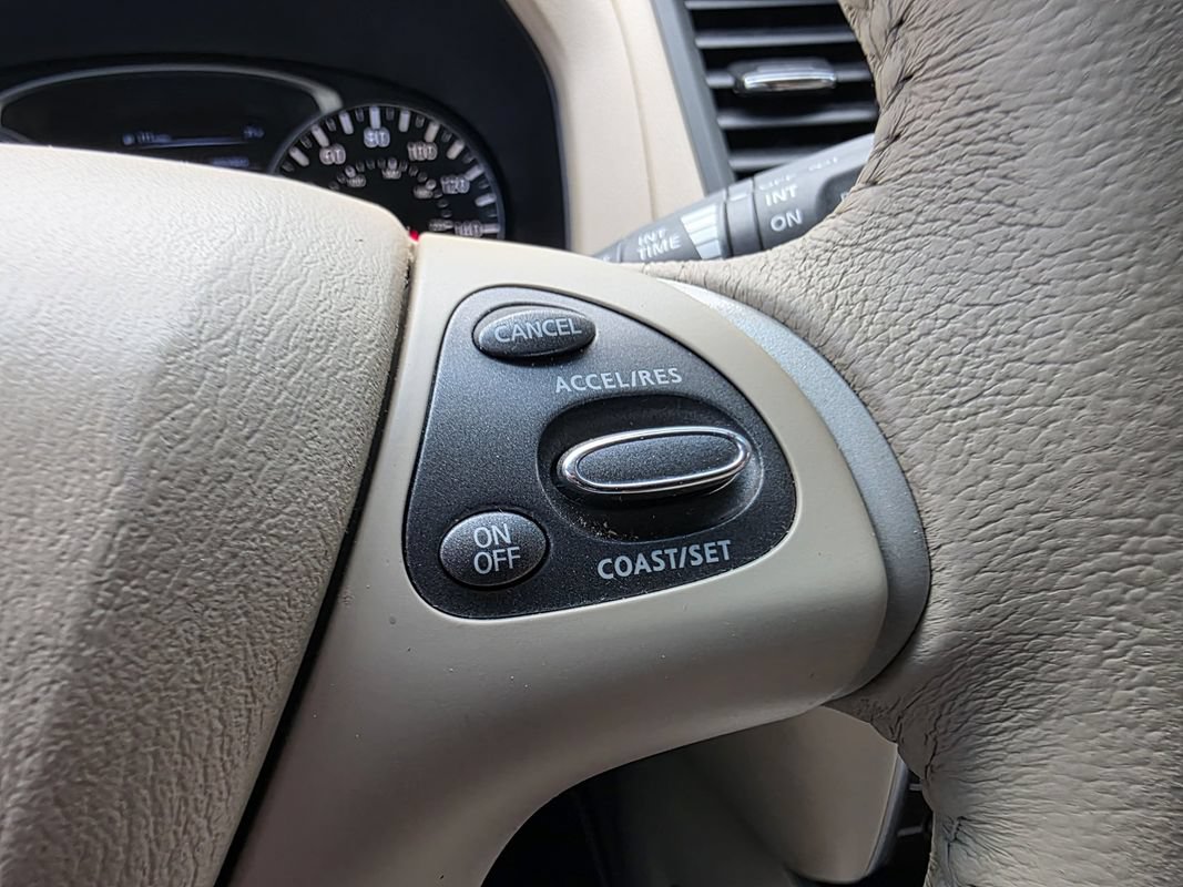 Used 2014 Nissan Pathfinder Platinum w/ Platinum Premium Package FWD image 29