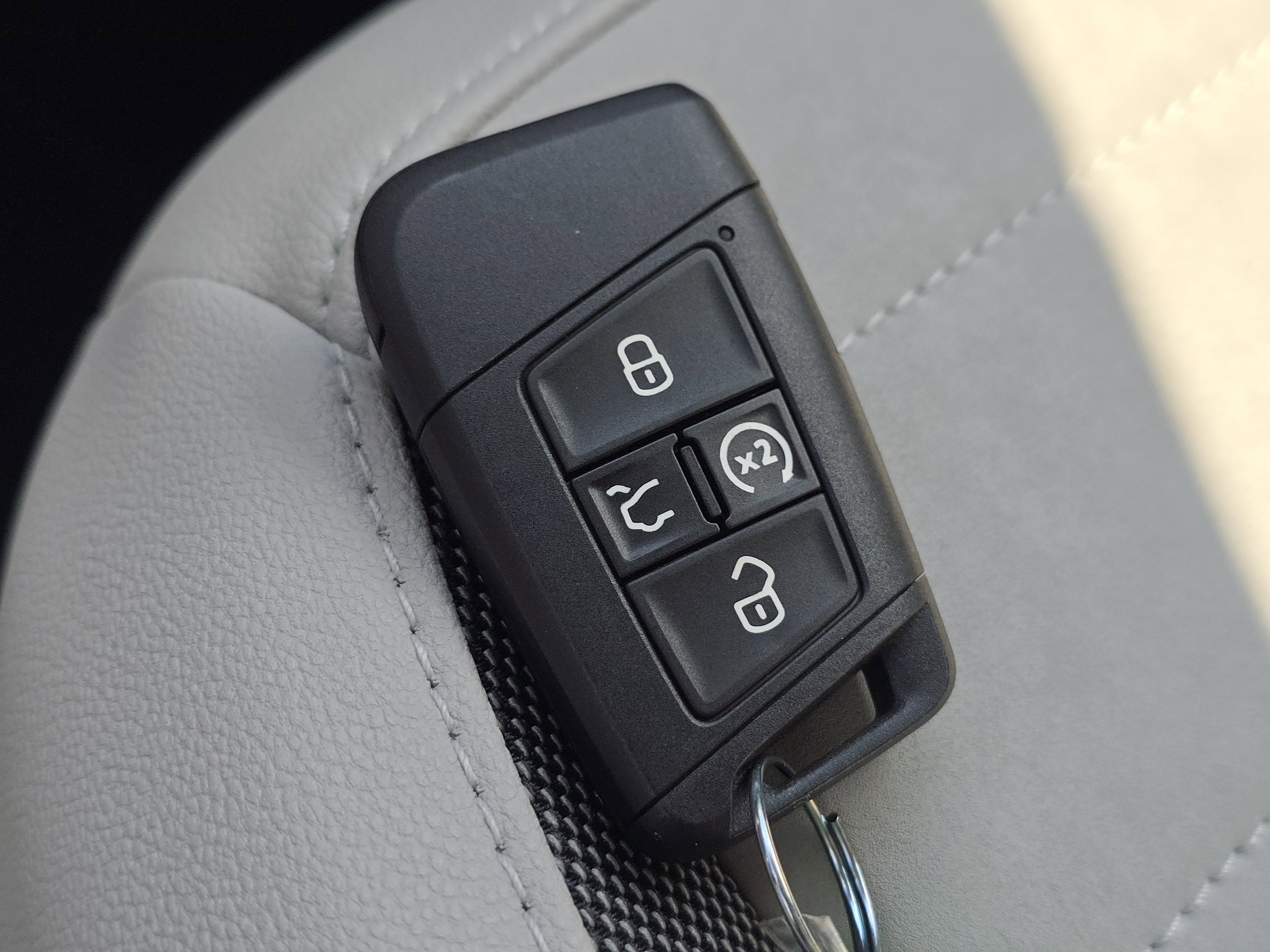 New 2025 Volkswagen Taos SE image 27