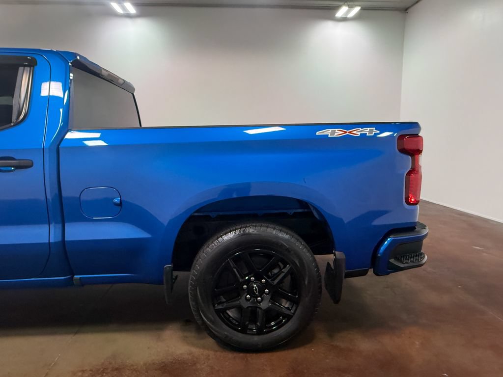 Used 2023 Chevrolet Silverado 1500 Custom w/ LPO, Dark Essentials Package AWD/4WD image 38