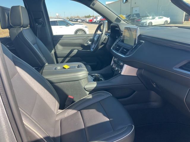 Used 2024 GMC Yukon SLT w/ SLT Luxury Package image 9