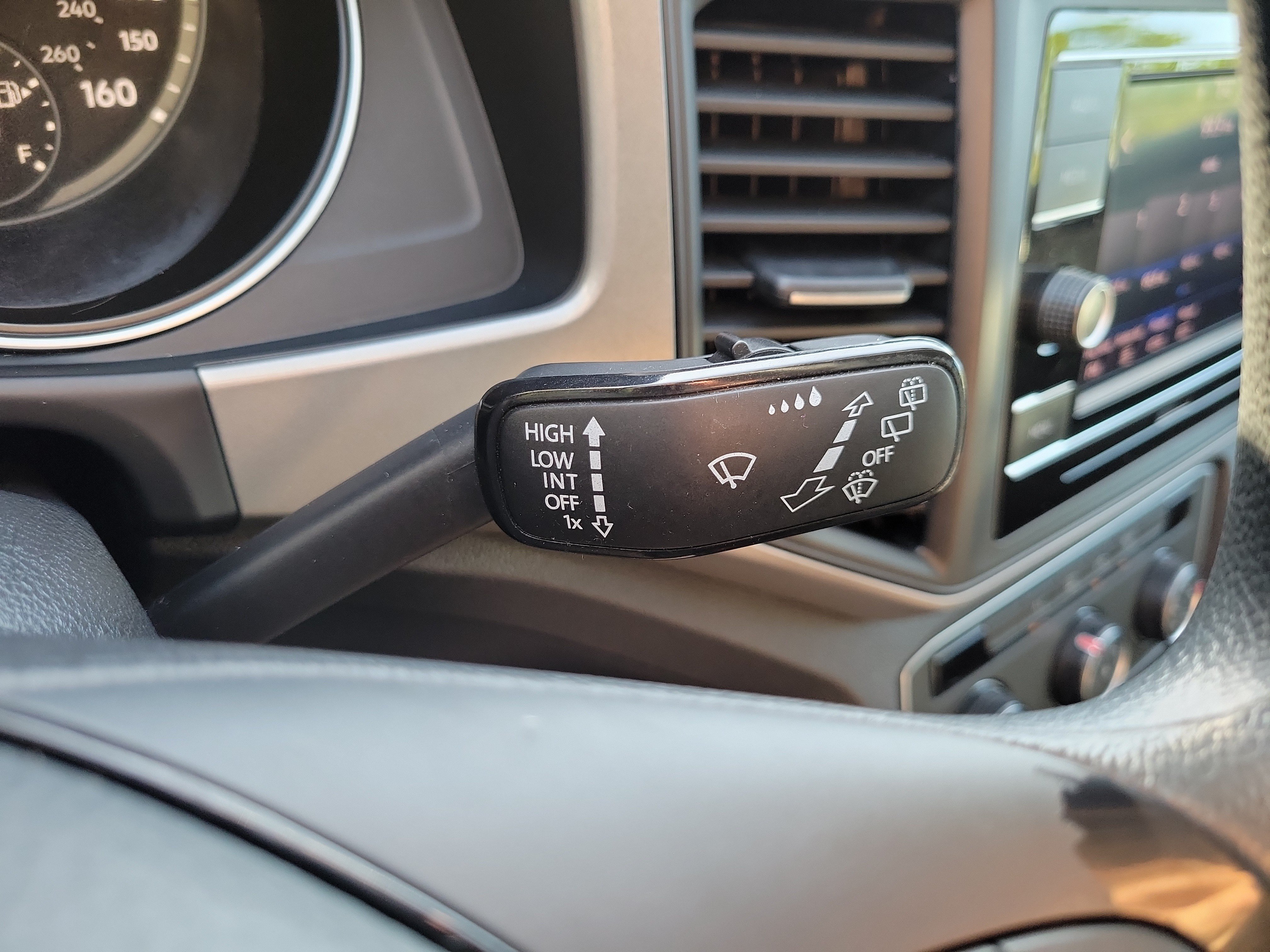 Used 2020 Volkswagen Atlas S FWD image 30
